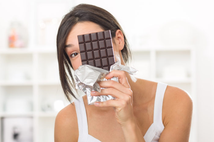 میموری کو بہتر بنائیں، سیاہ چاکلیٹ کھانے کے فوائد