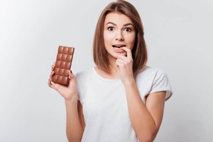 پیٹ کے لئے چاکلیٹ کھانے کے ضمنی اثرات