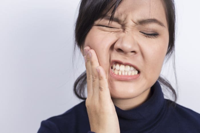جب دانتوں کا درد میفینیامک ایسڈ دوا کا روزہ رکھنا