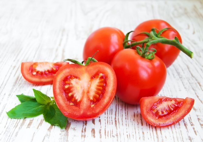 ٹماٹر لال سبزیاں کے فوائد ہیں